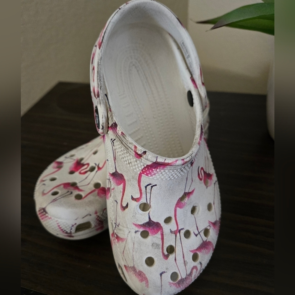Kids Classic Pool Party Crocs Clog – Flamingo Print – White – Size J1 - Picture 1 of 7